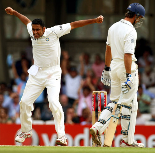 Vaughan c & b Kumble at The Oval, 2007