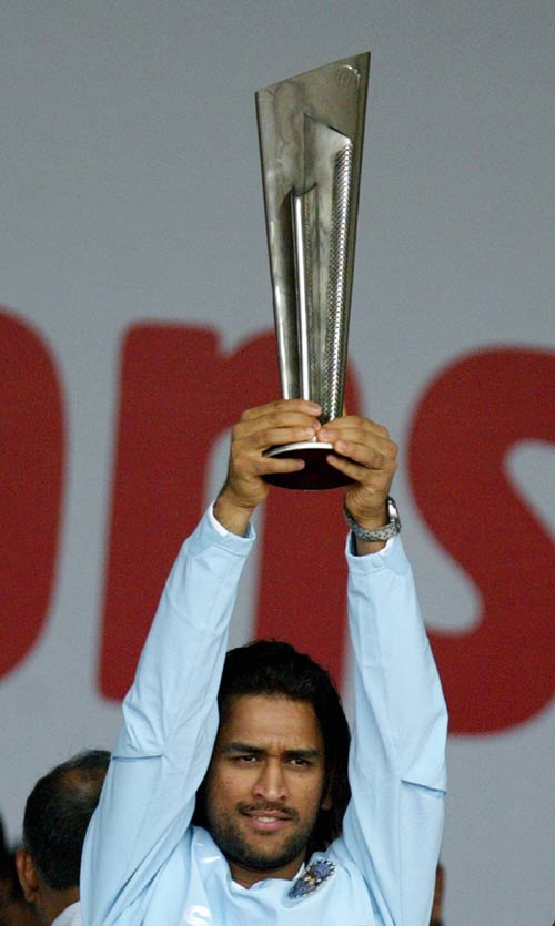 View Dhoni With T20 Trophy PNG